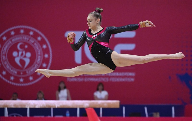 Sabrina Voinea a ratat bronzul la sol, la nota de execuție, la Mondialele din Indonezia. Sportiva din Constanța a căzut în finala de la bârnă