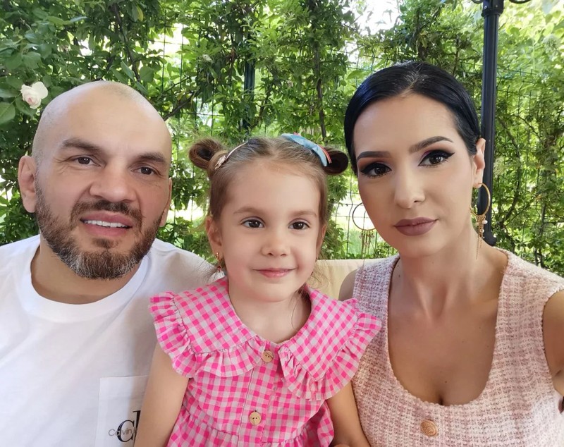 Cum arată soția și fiica lui Ionuț Pitbull Atodiresei. Imagine rară cu familia luptătorului de kickboxing