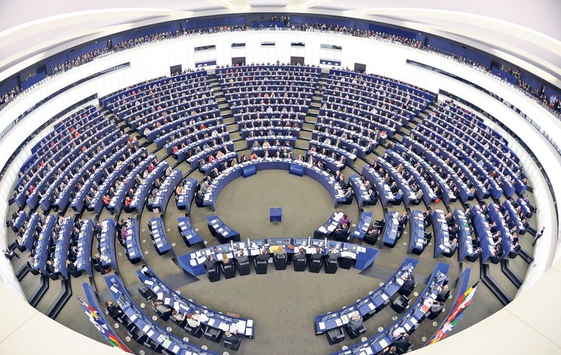 11,7 milioane €, cadou de plecare | Trai neneacă! Europarlamentarii o duc bine şi după terminarea mandatului