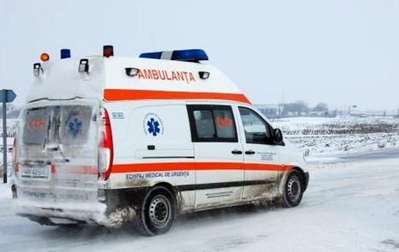 Ambulanță atacată și jefuită de un rom în Bihor. A furat tableta asistentei