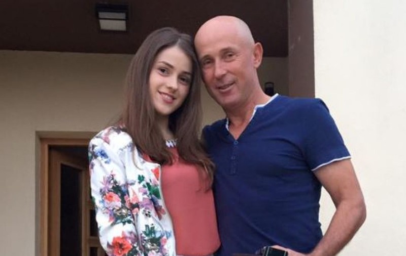 Cu ce se ocupă fata lui Mugur Mihăescu în Londra. Are 23 de ani și lucrează: „Zâmbește și e fericită”