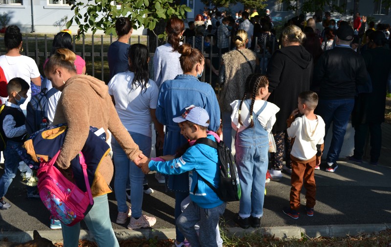 Director de școală la sat, după un an în programul-pilot „România educată”: „Copiii o să iasă în stare să se apuce de o meserie dacă termină opt clase”