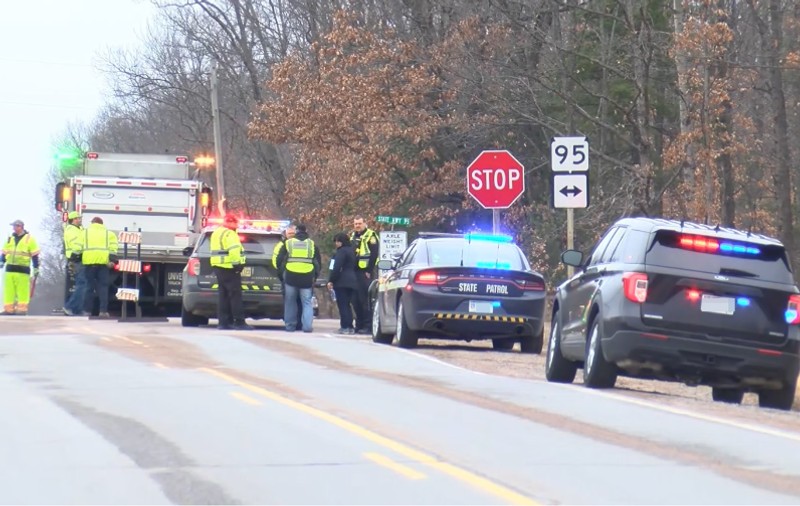 Accident cu nouă morți și un rănit după ce un autocamion s-a ciocnit cu o dubă pe o autostradă din Wisconsin, SUA