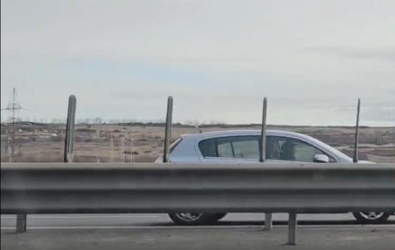Un șofer de 72 de ani a fost filmat circulând pe contrasens pe autostrada A1, la Sibiu. Avea permisul suspendat | VIDEO