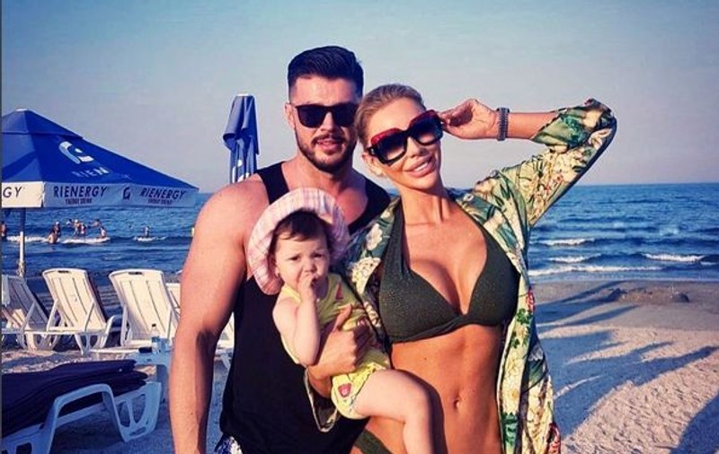Bianca Drăgușanu i-a rupt turta fetiței ei. Cele două au purtat rochii identice. Sofia a cucerit internetul