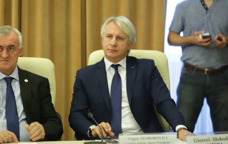 Teodorovici, derapaj de limbaj în Parlament: „Îmi plac curvele, dar nu în politică”