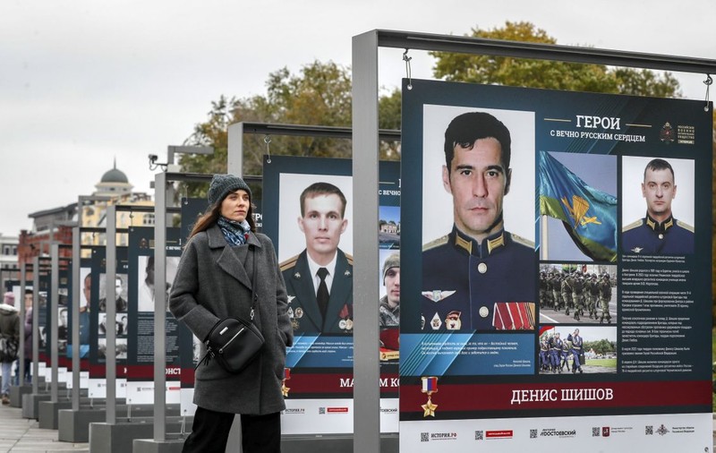 „Suntem o țară de femei”. Numărul bărbaților din Moscova a scăzut vizibil, după ce unii au fost recrutați, iar alții au fugit