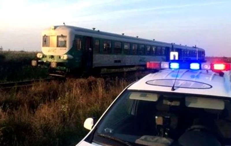 Patru cai au fost loviți de tren în județul Brașov. Circulaţia feroviară e întreruptă între staţiile Dumbrăviţa şi Vlădeni