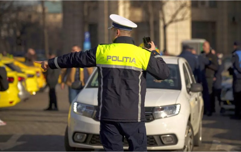 Un bărbat din Iași a vrut să își lase și fratele fără permis, după ce a fost prins când conducea cu viteză și cu permisul suspendat