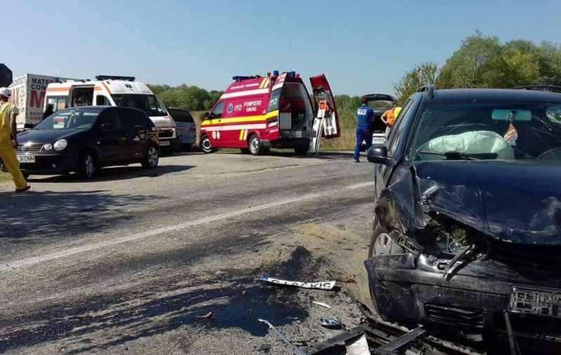 Doi polițiști, răniți într-un accident în Gorj. Printre victime este și șeful Poliției Târgu Jiu