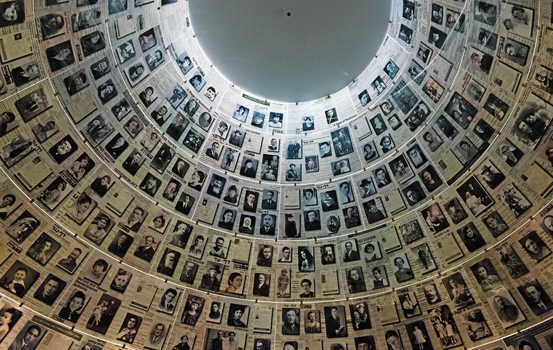 Liber la negat Holocaustul în România | Un ziar din Iaşi îl apără pe Hitler, poliţia „mai analizează un pic”