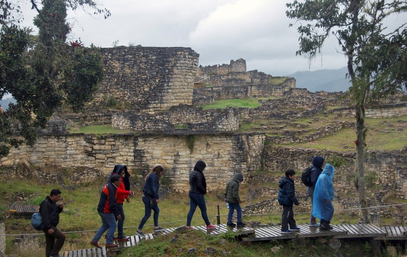 Sute de turiști străini au rămas blocați la Machu Picchu, din cauza protestelor din Peru. „Este o problemă”