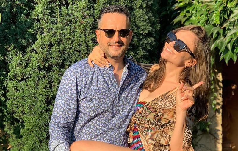 Gabriela Cristea și Tavi Clonda se căsătoresc religios astăzi. Nașa Cristina Șicanu i-a lăsat mască pe toți cu ținuta aleasă