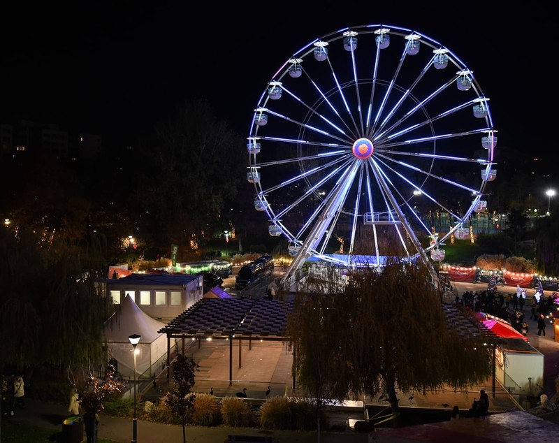 FOTO. A treia ediție a „West Side Christmas Market” e în plină desfășurare. Care sunt principalele atracții ale târgului din Parcul Drumul Taberei