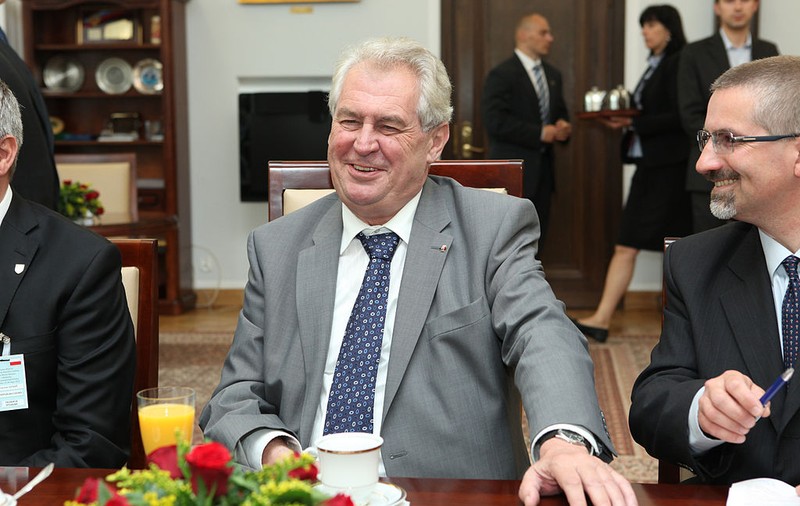Senatul ceh a inițiat procedura de demitere a președintelui Milos Zeman