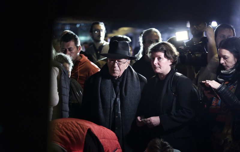 Mihai Șora, la 102 ani, a venit la comemorarea victimelor din Colectiv. Scriitorul a devenit un simbol al străzii