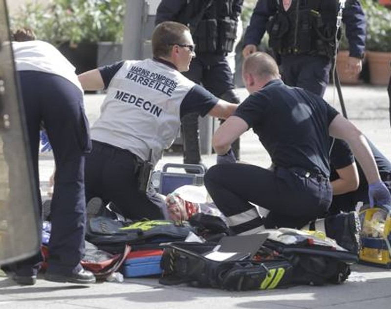 Euro 2016. Învinuită pentru masacrul de la Marsilia, UEFA amenință Anglia și Rusia cu excluderea! | Bilanțul bătăilor: un mort, 34 de răniți și 15 arestați