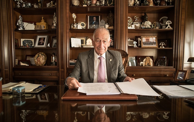 Un primar spaniol vorbește despre relația cu cei 12.000 de români din orașul pe care îl guvernează: „O colaborare nu trebuie să funcționeze pe sistemul: îți dau, îmi dai”