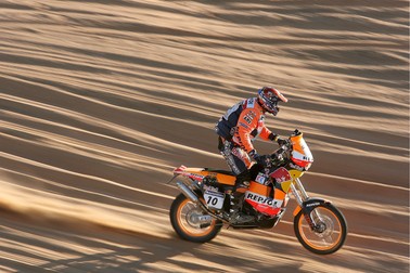 Australianul Andy Caldecott a suferit un accident ce i-a fost fatal în ediţia din 2006 a Dakarului / Foto: EPA
