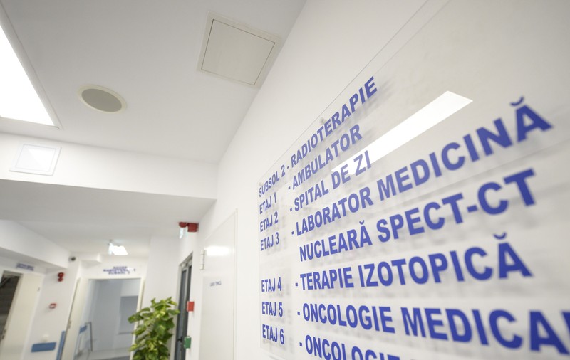 Poliţiştii refac traseul intervenției de la Spitalul Sanador în cazul copilului care a murit după operație: câți medici au venit, de unde, în cât timp