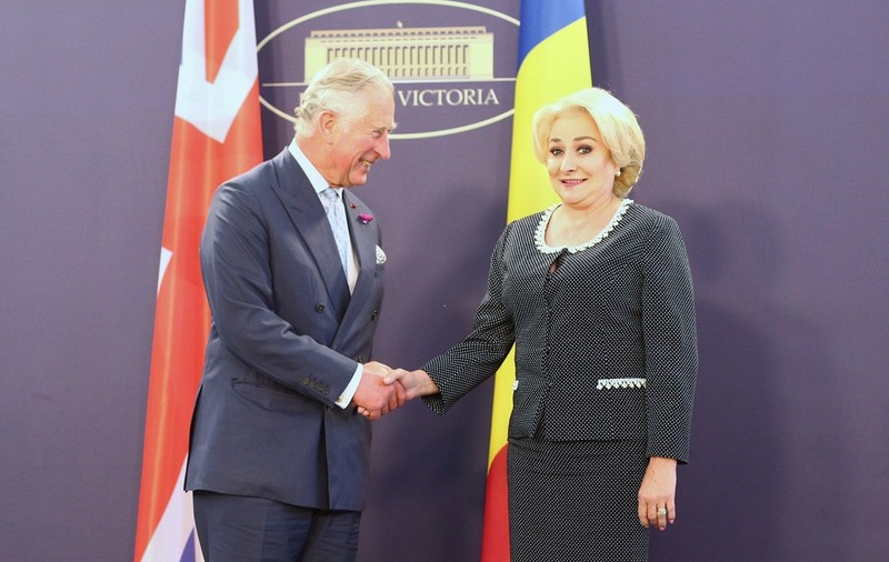 FOTO. Prințul Charles, vizită oficială în România; S-a întâlnit cu președintele Iohannis, cu premierul Dăncilă și Custodele Coroanei