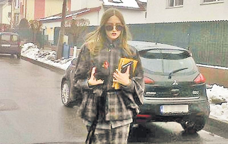 Găina neagră bagă zâzanie în familia Albu