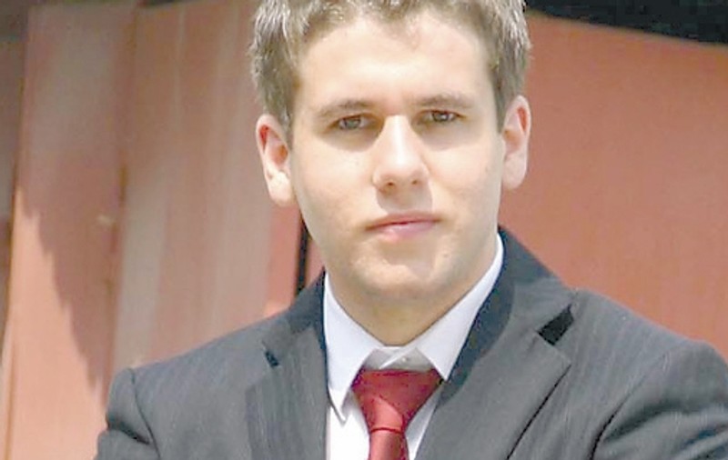 Bild despre Penescu jr: "Un sugar cu faţă de pungaş!"