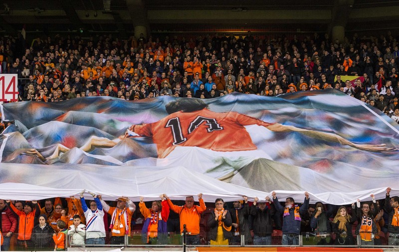 Franța a învins Olanda și ne bagă în sperieți. ^Meciul oprit în minutul 14, în memoria marelui Johan Cruyff, a fost decis de un fotbalist cu numărul 14 / Rezultatele amicalelor disputate în Europa