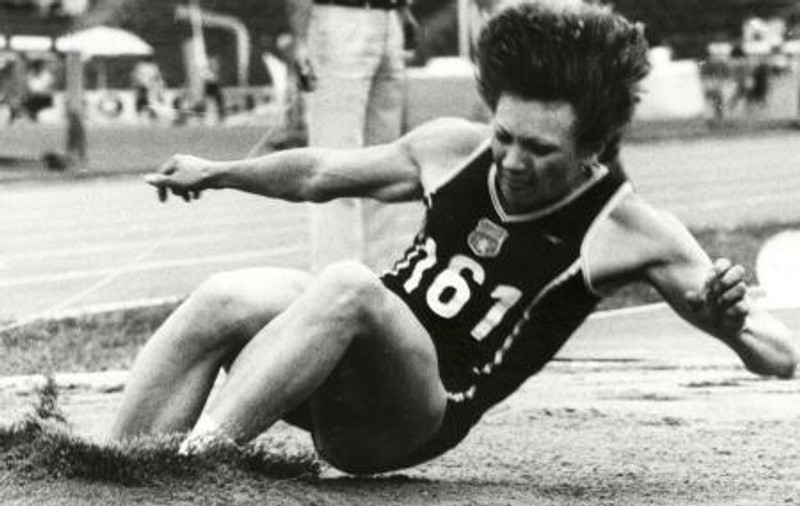 Acum 28 de ani, Anișoara Cușmir bătea recordul mondial la săritura în lungime!