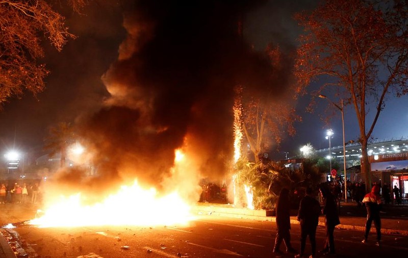 VIDEO | Violențe în Barcelona, după El Clasico. Zeci de persoane au fost rănite
