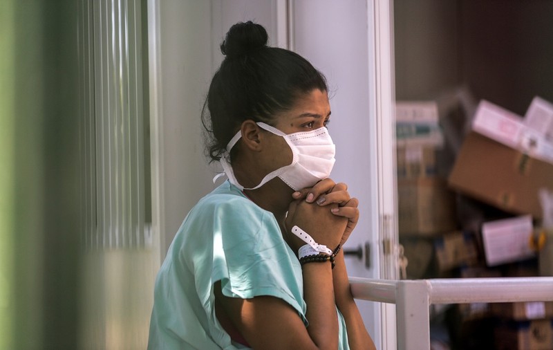 Doi pacienți din Brazilia s-au infectat cu două tulpini diferite de COVID-19 în același timp
