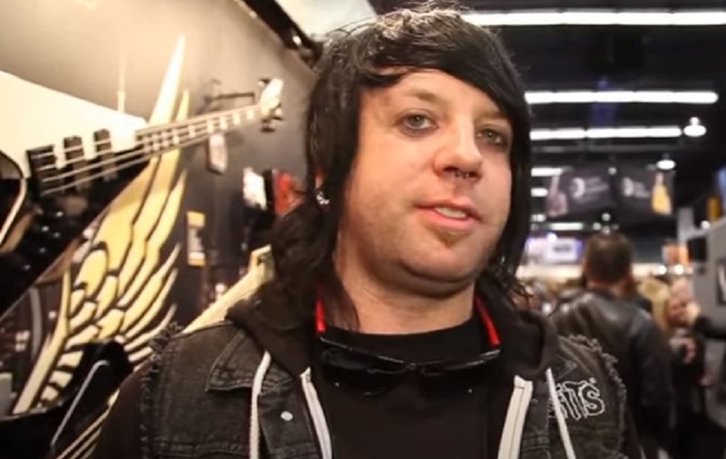 Chitaristul Derek Jones a murit. Avea doar 35 de ani