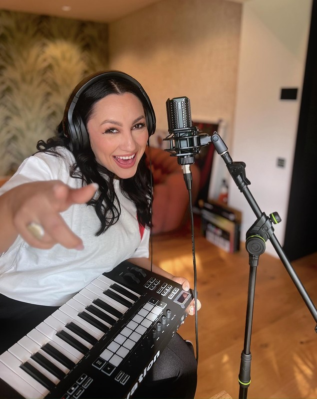 Casa de 1 milion de euro în care locuiesc Andra și Cătălin Măruță e dotată și cu un studio de muzică: „Eva și David pot să-și exerseze pasiunile”