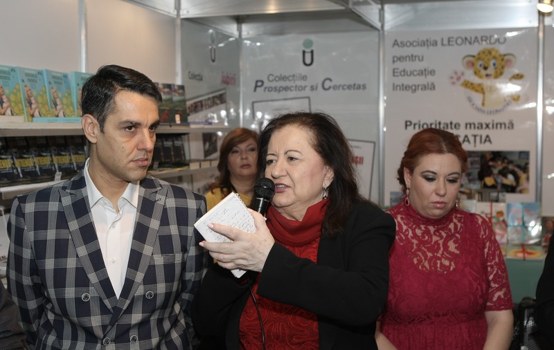 Gestul făcut de Ilie Năstase la lansarea cărții Mioarei Roman. Oana a rămas mască