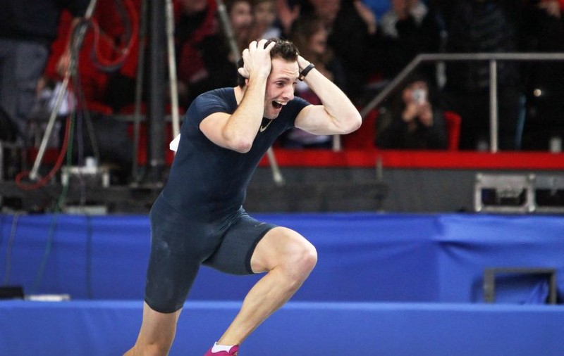 CE PERFORMANŢĂ pentru un FRANCEZ: 6,16 METRI LA SĂRITURA CU PRĂJINA! L-a bătut pe marele SERGHEI BUBKA după 21 de ANI! | FOTO/VIDEO