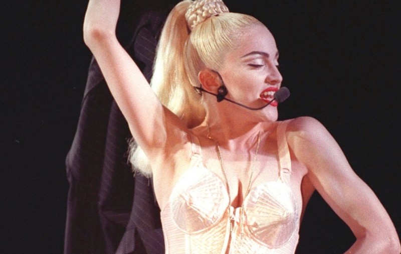 Michael: "Madonna e o vrăjitoare perversă!"