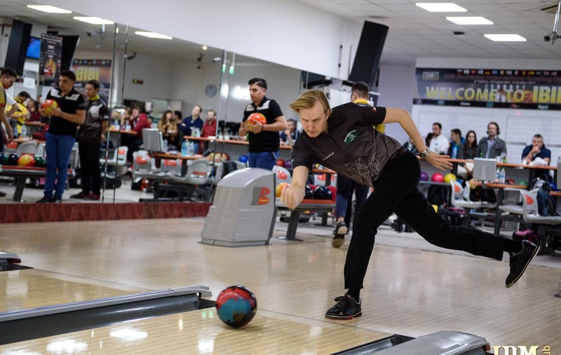 Mattias Wettenberg, campionul național la bowling al Suediei, a câştigat cea de-a opta ediţie a Turneului Internațional de Bowling din România / GALERIE FOTO