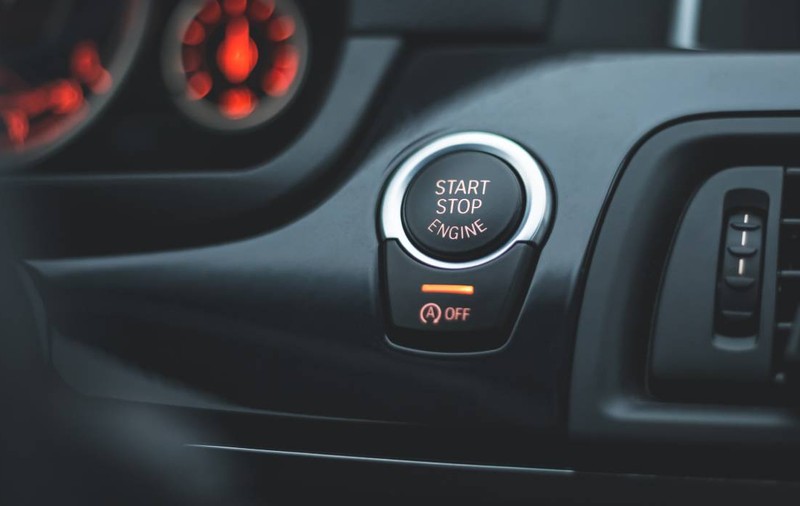 Sistemul Start-Stop auto: Beneficii și riscuri pentru motorul mașinii