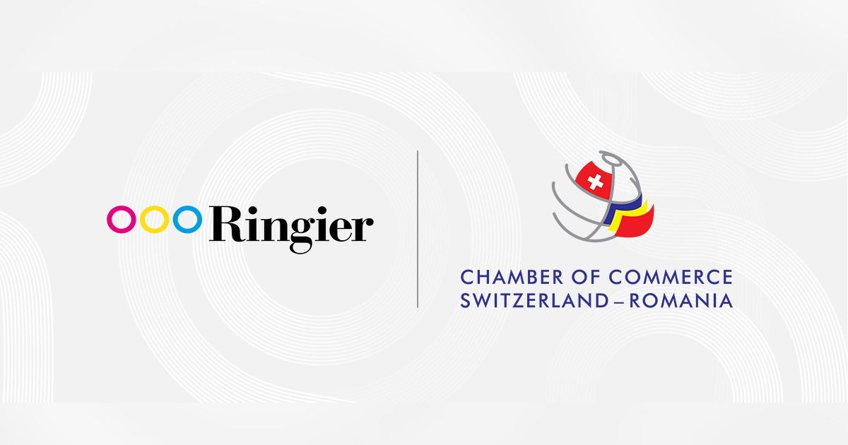 Logo-urile Ringier Media România și al Camerei de Comerț Elveția-România, pe fundal gri