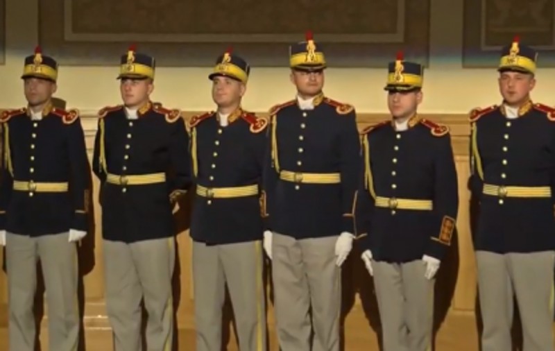 VIDEO/Mărturiile soldaților din Brigada 30 Gardă Mihai Viteazul: Ce au simțit când au purtat sicriul Regelui? Onoare, emoție, patriotism
