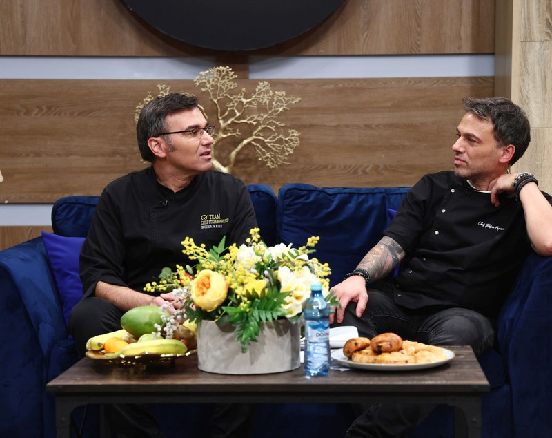 Richard Abou Zaki oferă cuțitul de aur la „Chefi la cuțite” 2025. Momentul e emoționant: „Vom face o poveste frumoasă împreună”
