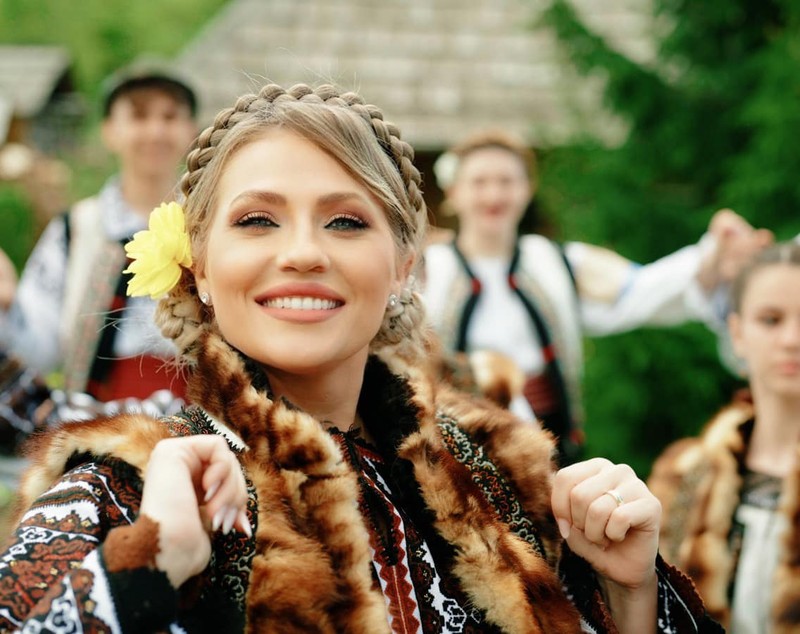 Simona Gherghe se întoarce la „Mireasă”, în locul Mirelei Vaida. Anunțul făcut de vedetă în urmă cu puțin timp. „Sunt entuziasmată”