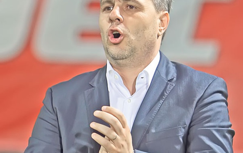 Marius Şumudică ne-a explicat ce metode folosea pentru a-şi revigora jucătorii: baie în butoaie de murături!