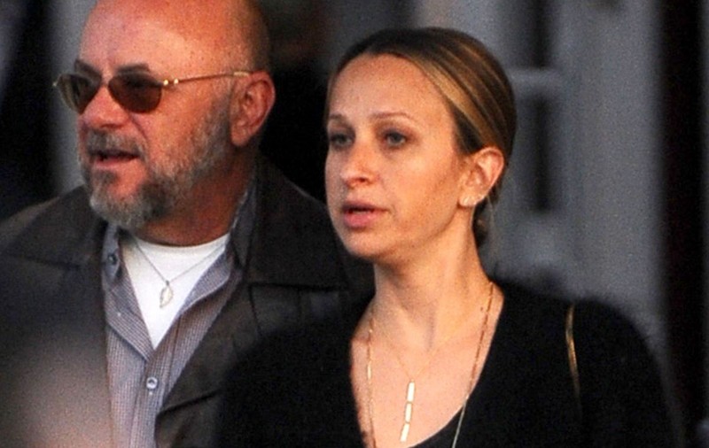 Gwyneth Paltrow s-a combinat cu regizorul Brad Falchuk