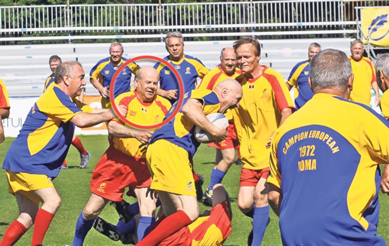 Meciul amintirilor! Campionii continentali la rugby juniori din 1972 şi 1973 s-au luat la trântă ieri pe Stadionul Arcul de Triumf | FOTO