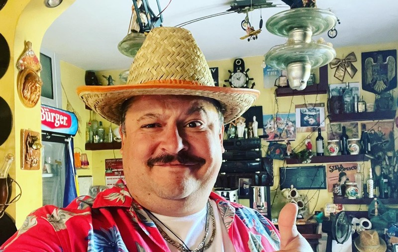 Cu ce se ocupa Mihai Bobonete înainte să devină comediant faimos și actor în „Las Fierbinți”. „Aranjam săpunurile”