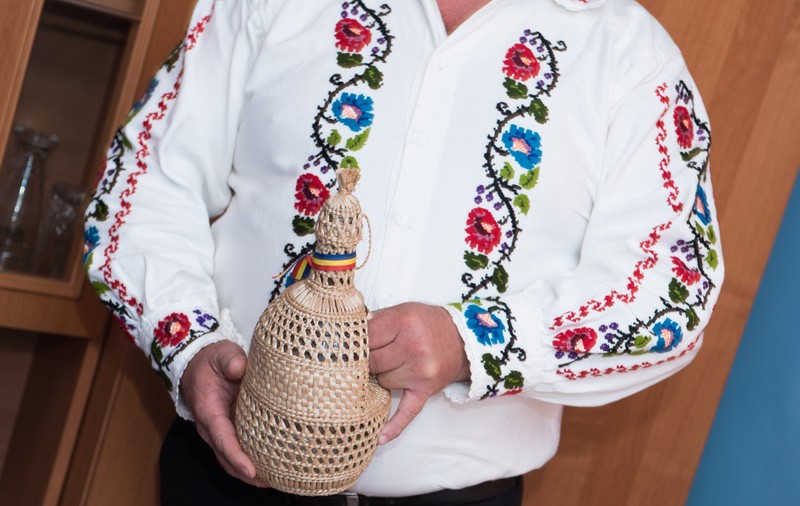 Cum se face pălinca. Care sunt ingredientele necesare pentru a face pălincă