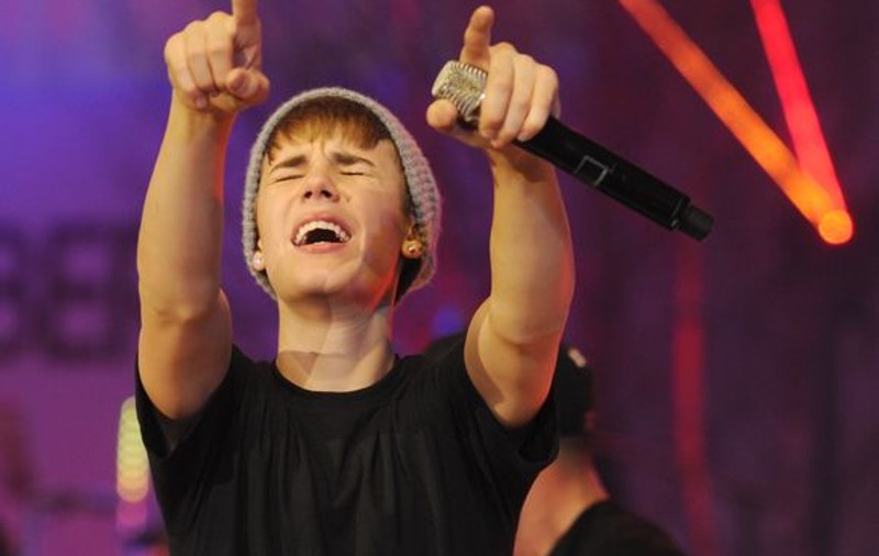 Justin Bieber: ”Vorbesc cu Dumnezeu la mine în cameră”. Uite ce tatuaj și-a făcut!