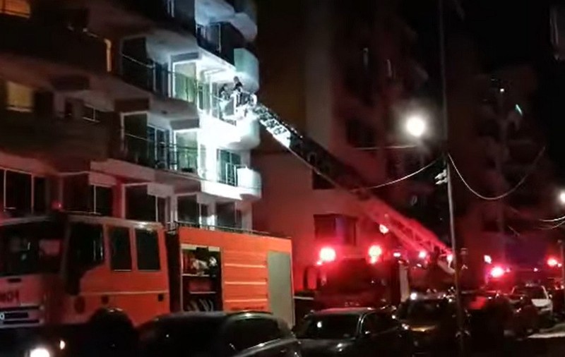 Incendiu la un hotel din stațiunea Mamaia. Zeci de oameni au fost evacuați