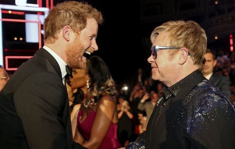 Prinţul Harry şi Elton John vor să ajute bărbaţii infectaţi cu HIV. "Coaliţie globală" dedicată tratării bolii
